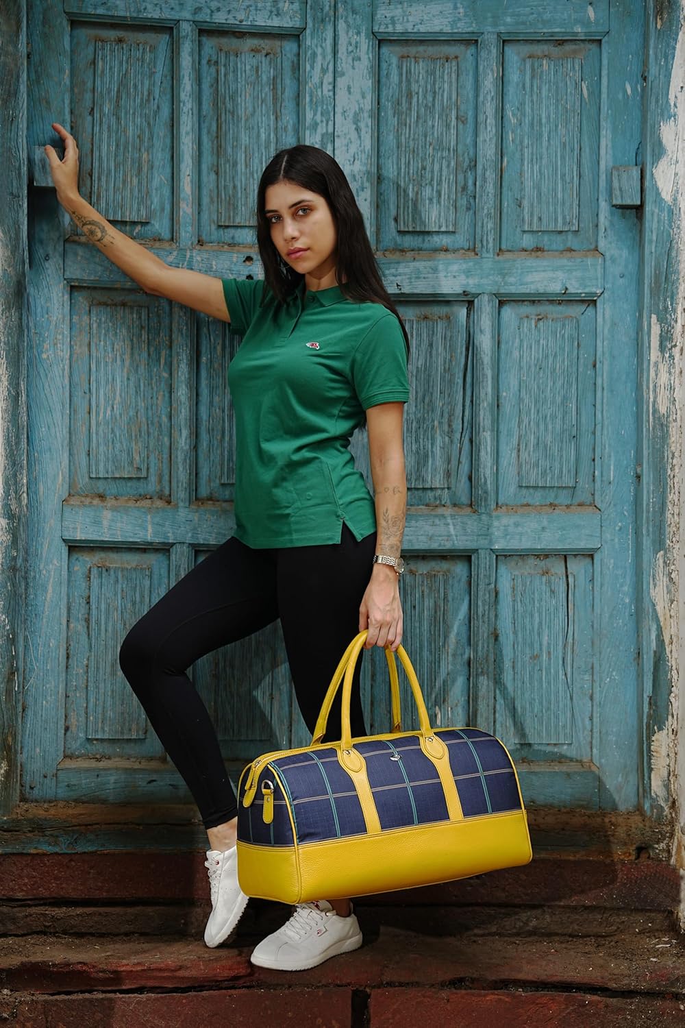 YELLOW